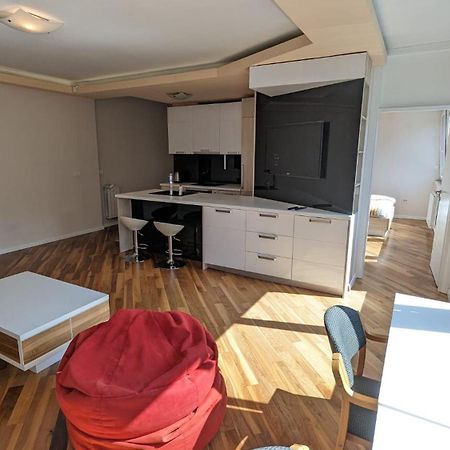 Modern And Cozy Apartment, Excellent Location, Near Sarajevo City Center, 60M2 Exterior photo